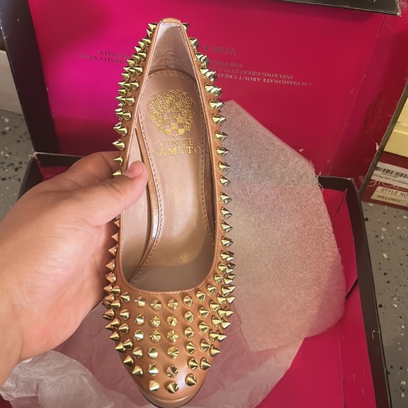 VINCE CAMUTO Brown Fudge Leather MADELYN Spike Platform Pumps - Picture 3 of 4